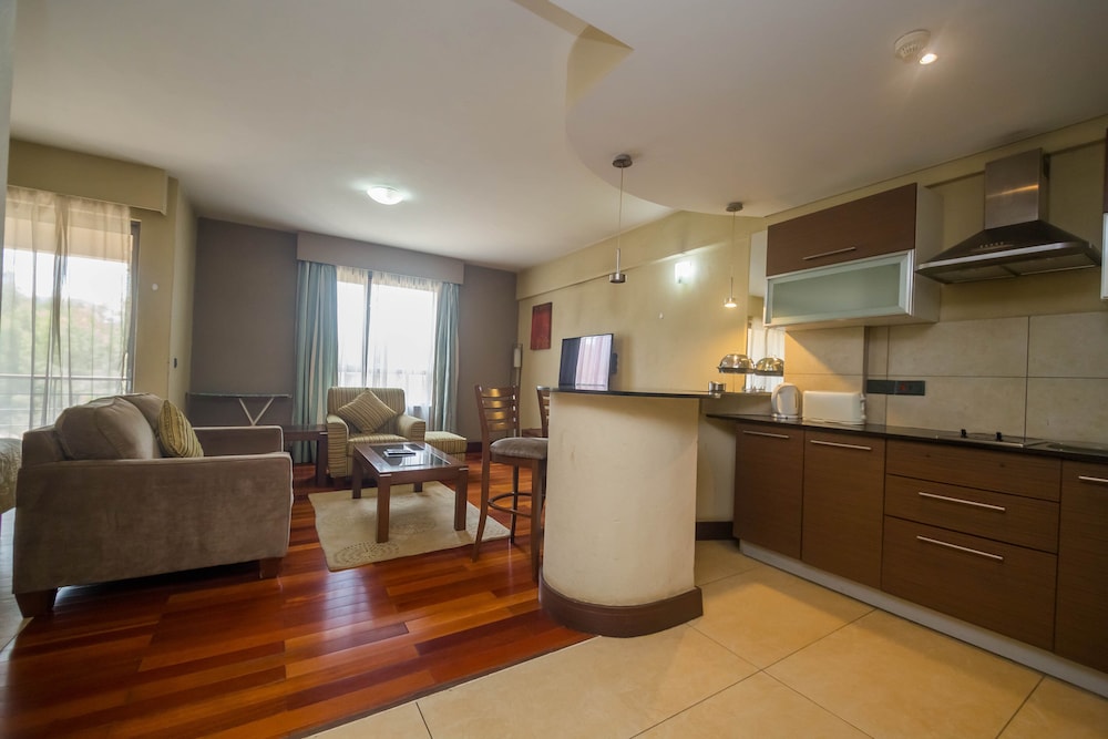 Taarifa Suites 36/50