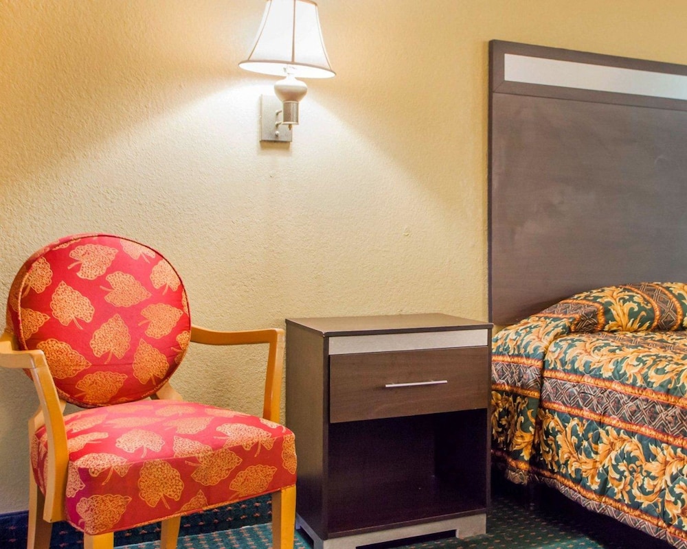 Rodeway Inn Mount Laurel Hwy 73 21/27