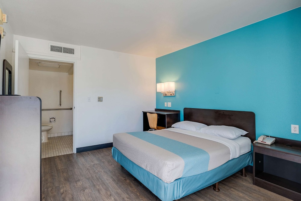 Motel6 Winnemucca, NV 36/60
