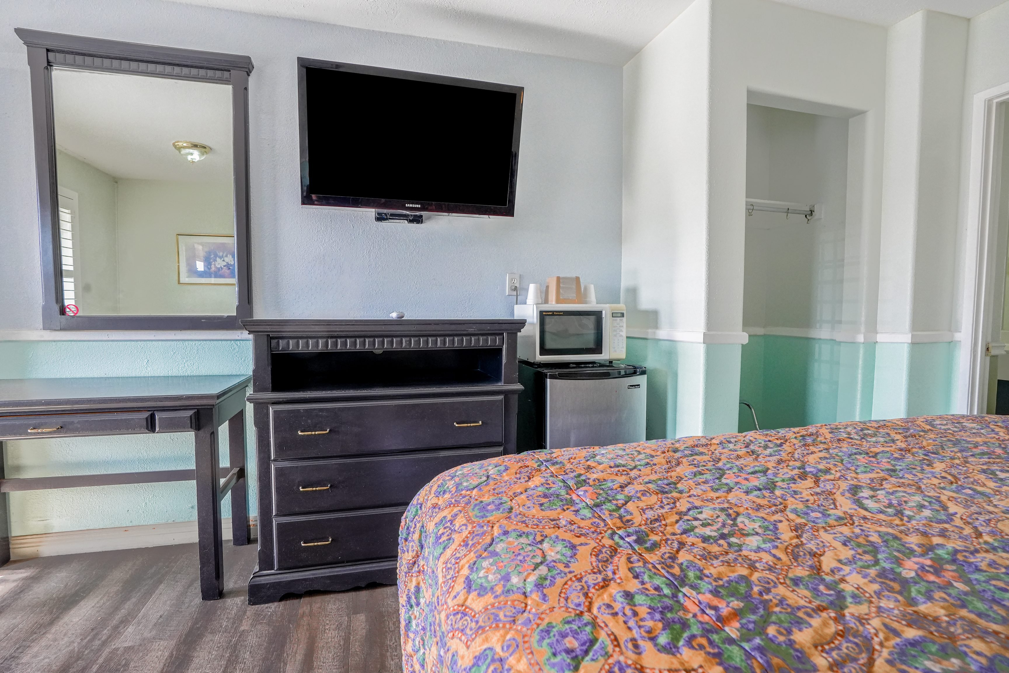 OYO Day And Night Inn 14/27