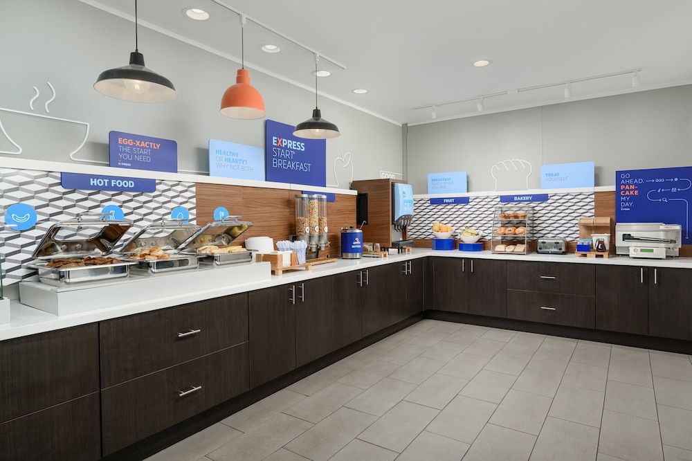 Holiday Inn Express Hotel & Suites Tullahoma 5/47