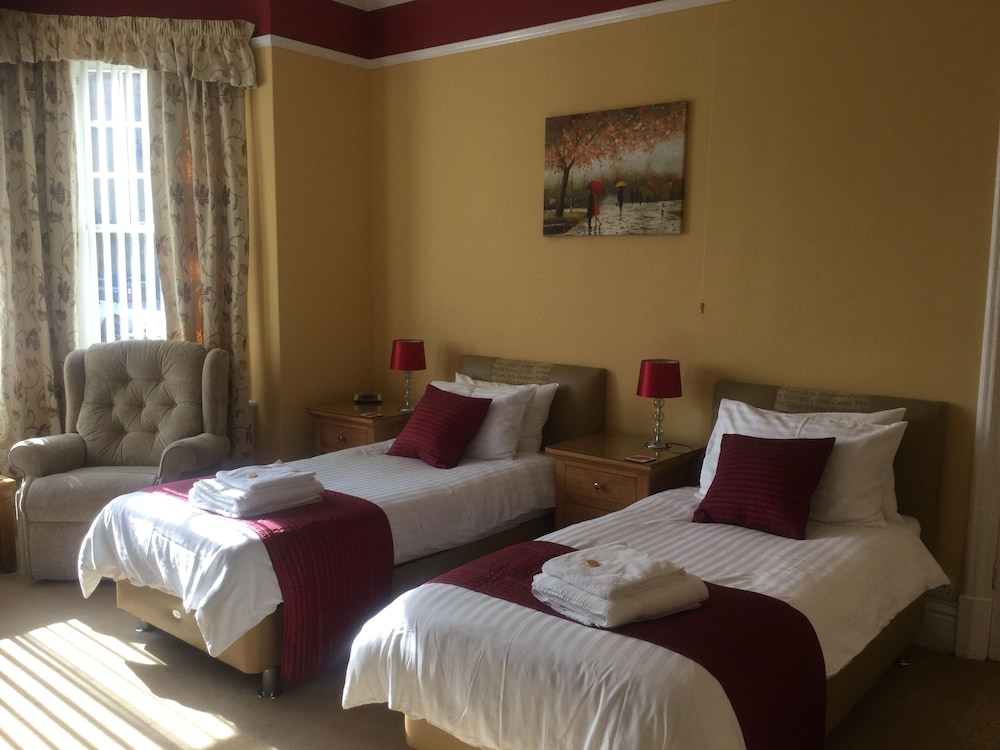 Glenora Guest House 10/57