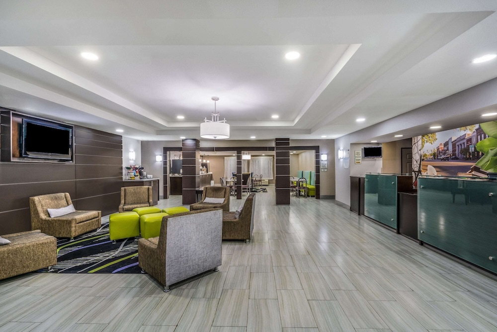 La Quinta Inn & Suites by Wyndham Canton MS 7/37