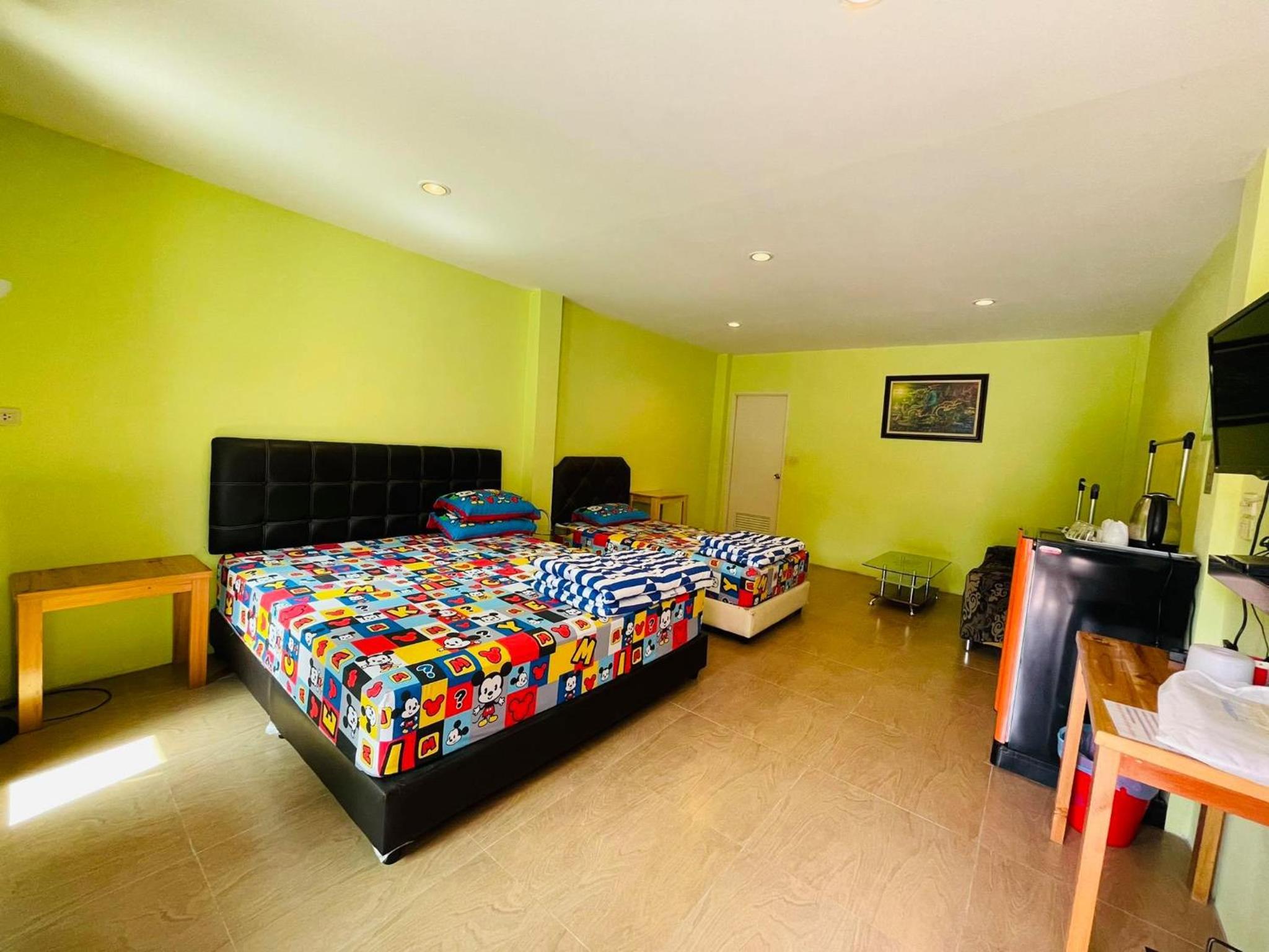 ROOM, TRIPLE