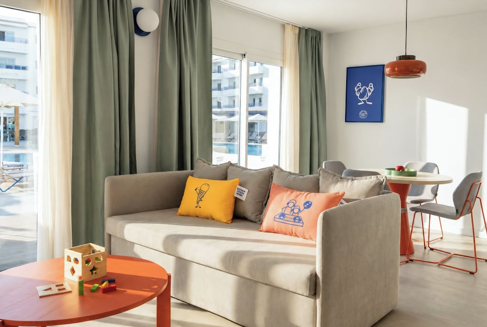 Coral Star Apartments 44/70