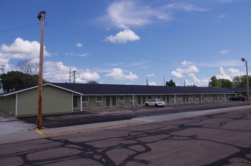 Economy Inn 8/45