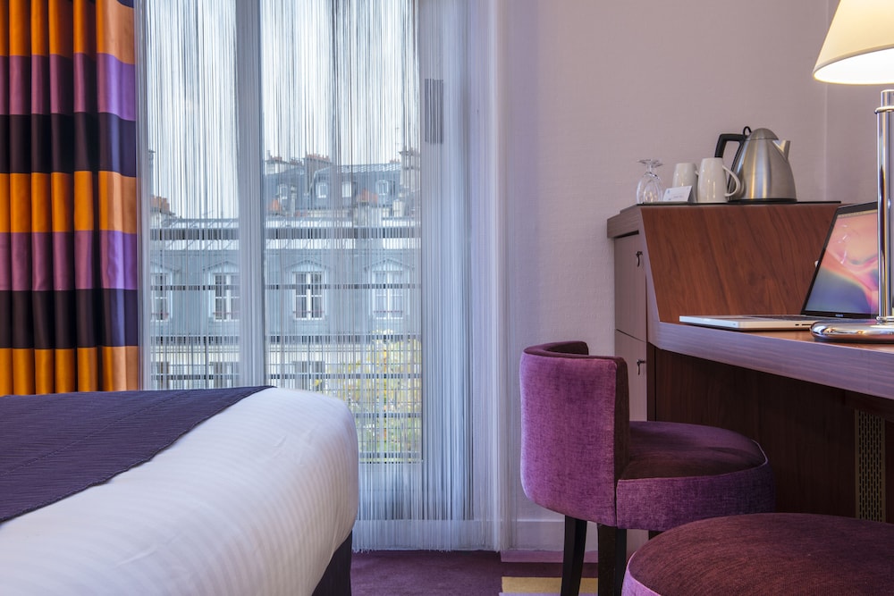 Ampere Hotel 41/80