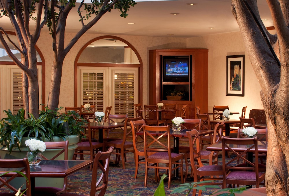 Embassy Suites Galleria 27/50