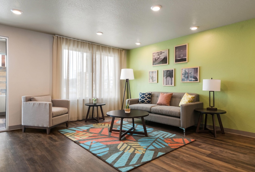 WoodSpring Suites Cocoa Beach - Rockledge 32/37