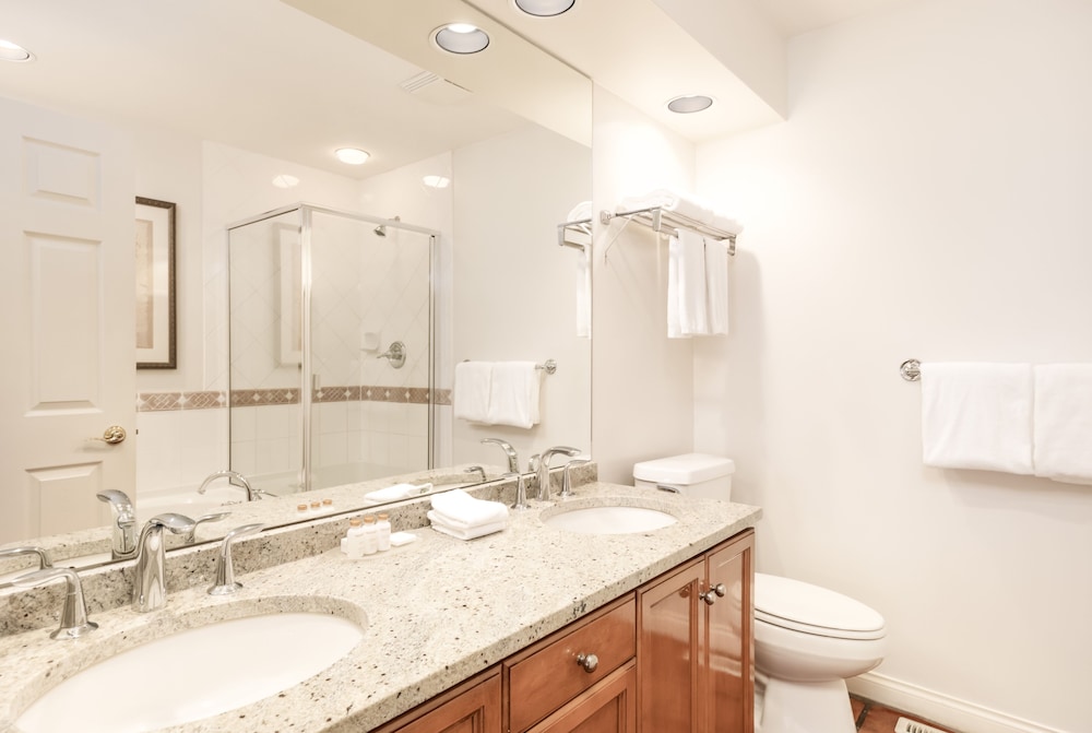 Manteo Resort Waterfront Hotel Villas 68/70