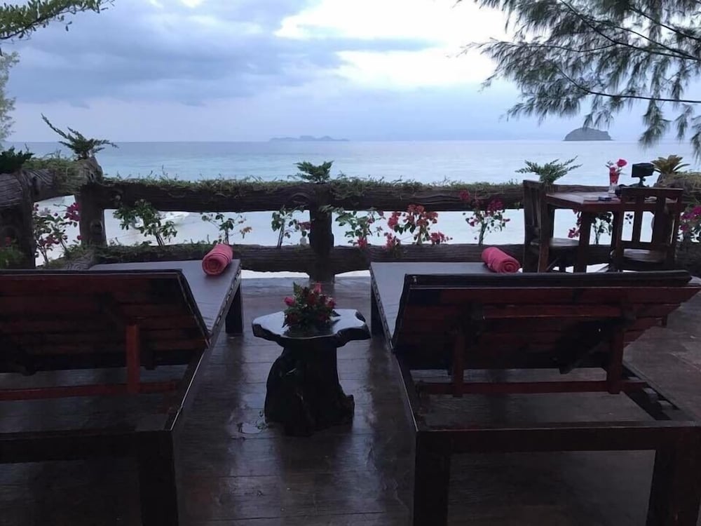 Anda Resort Koh Lipe 40/50