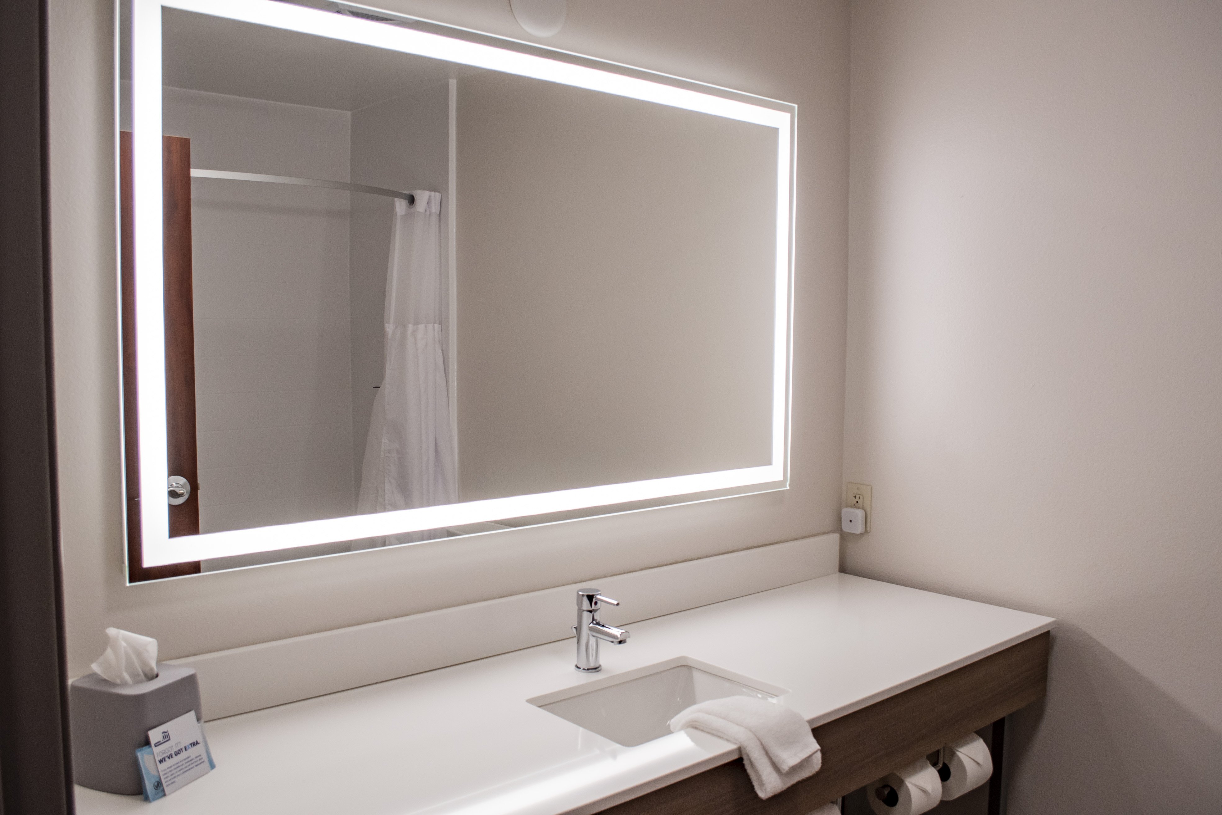 Holiday Inn Express Hotel And Suites Mason City 75/76