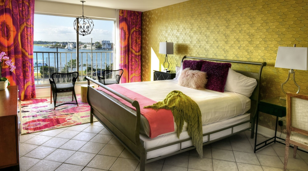 Blockade Runner Beach Resort 20/70