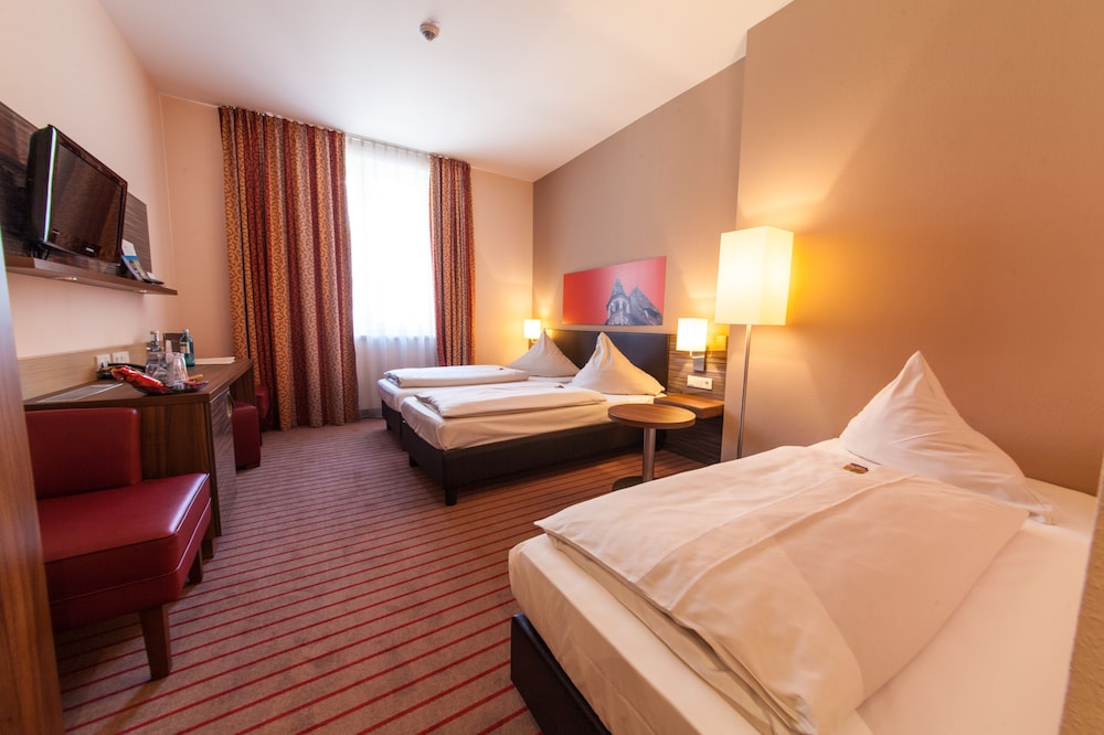 Novina Hotel Tillypark 27/71
