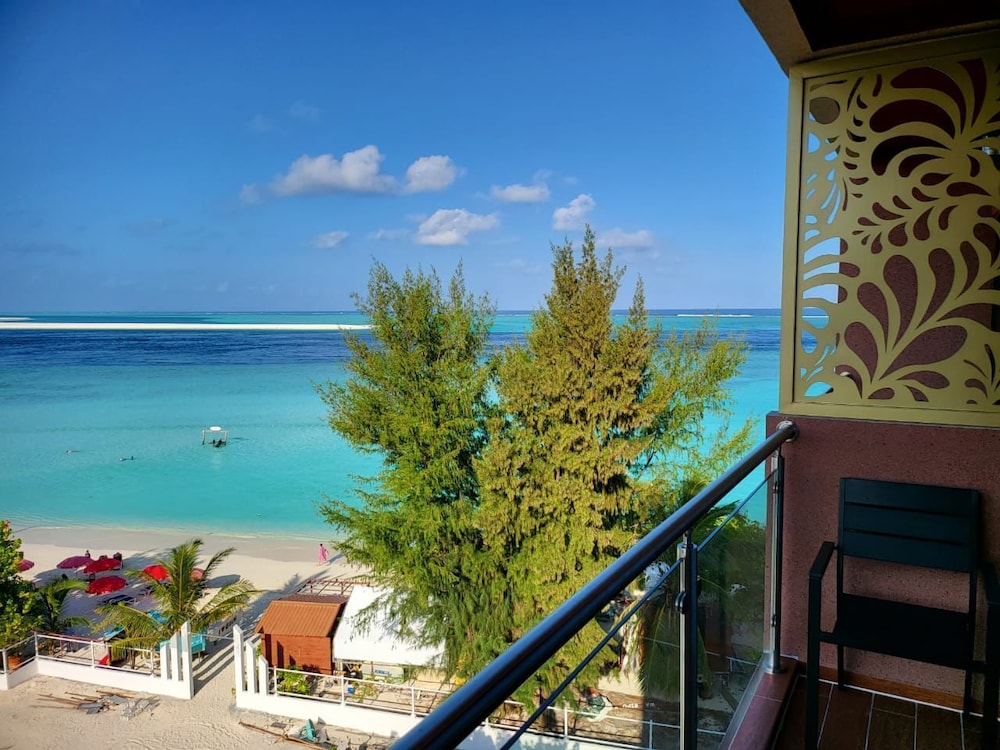 AIMI Beach Hotel 57/64