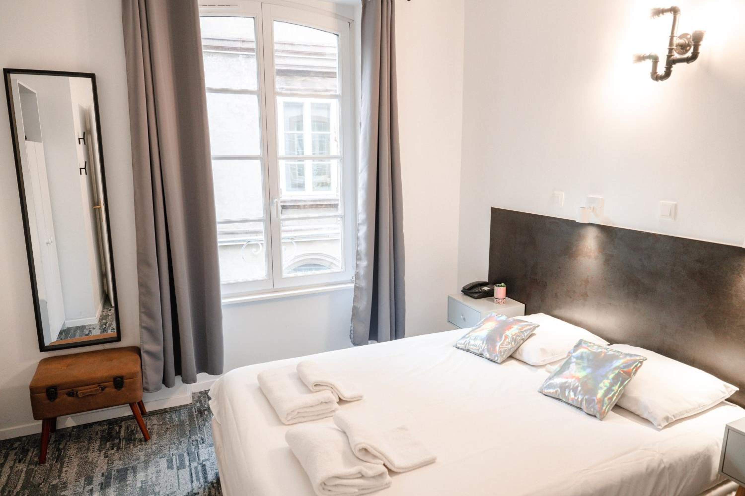 غرفة كلاسيكية بسرير مزدوج، Hotel des Arts 5/10