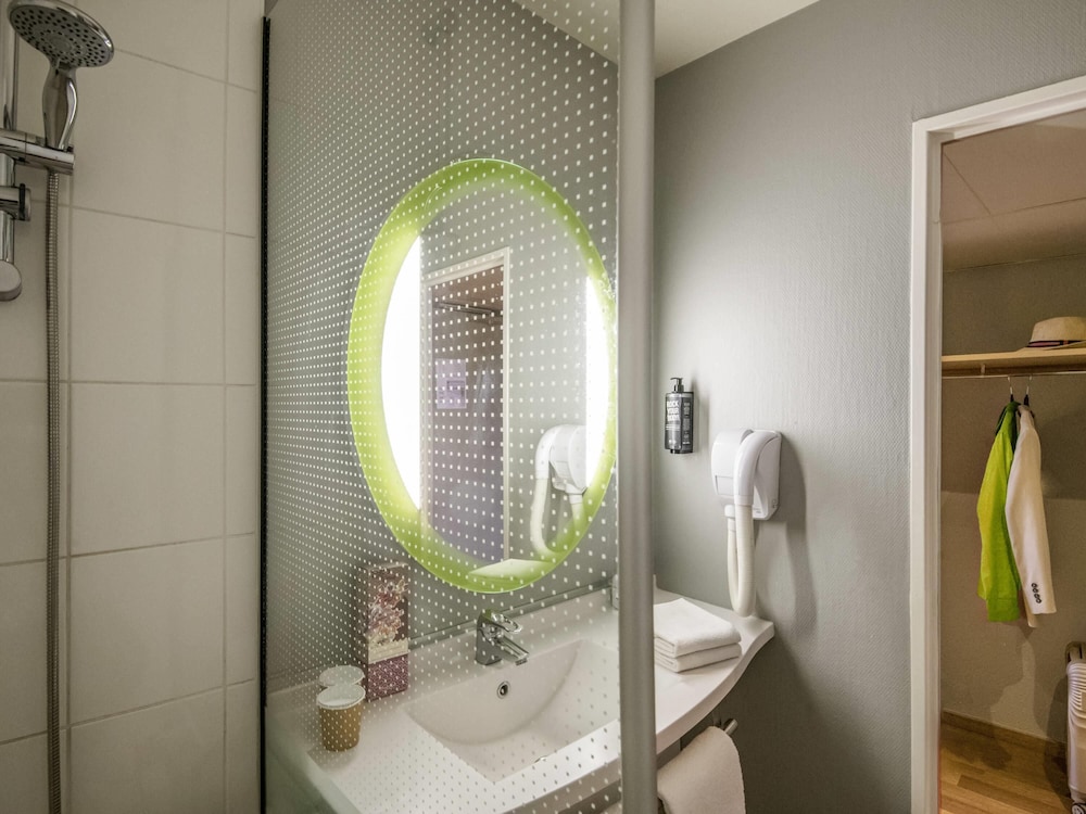 Ibis Hyeres Centre 50/50