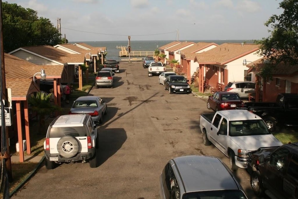 Bayfront Cottages 13/28