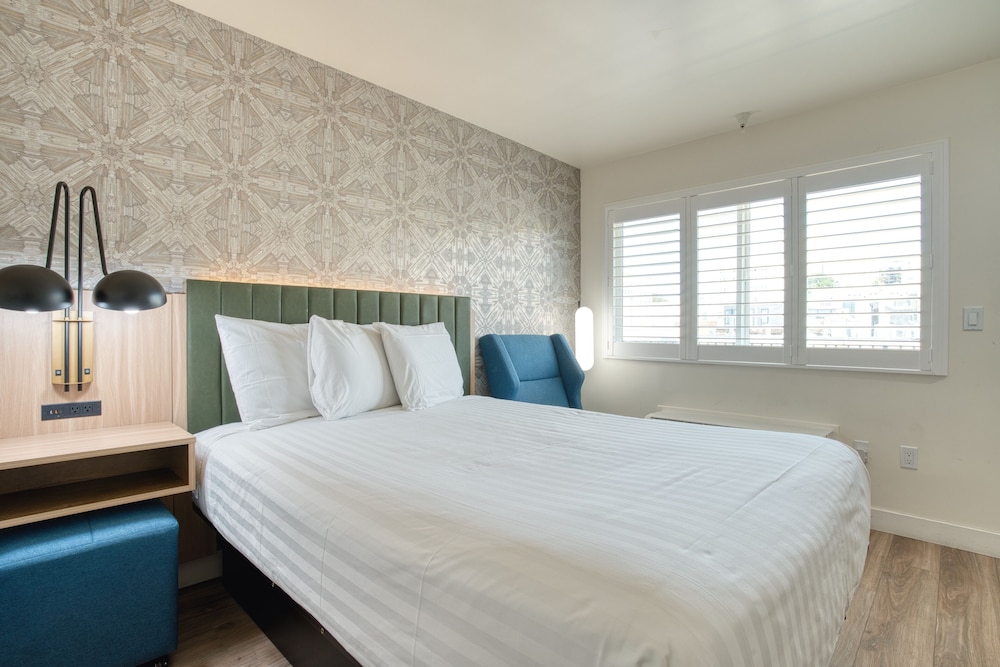 La Casa Inn 18/50