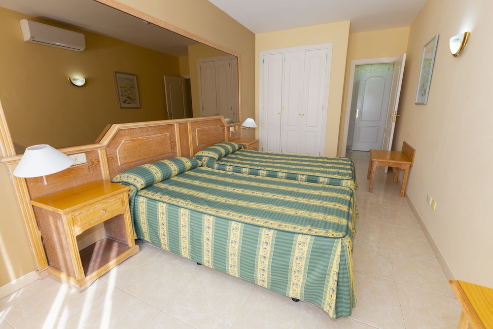 Villa De Adeje Beach 15/50