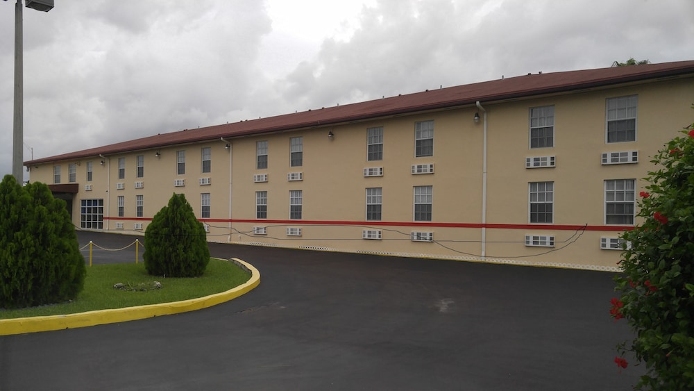 Belmont Inn Suites 44/50