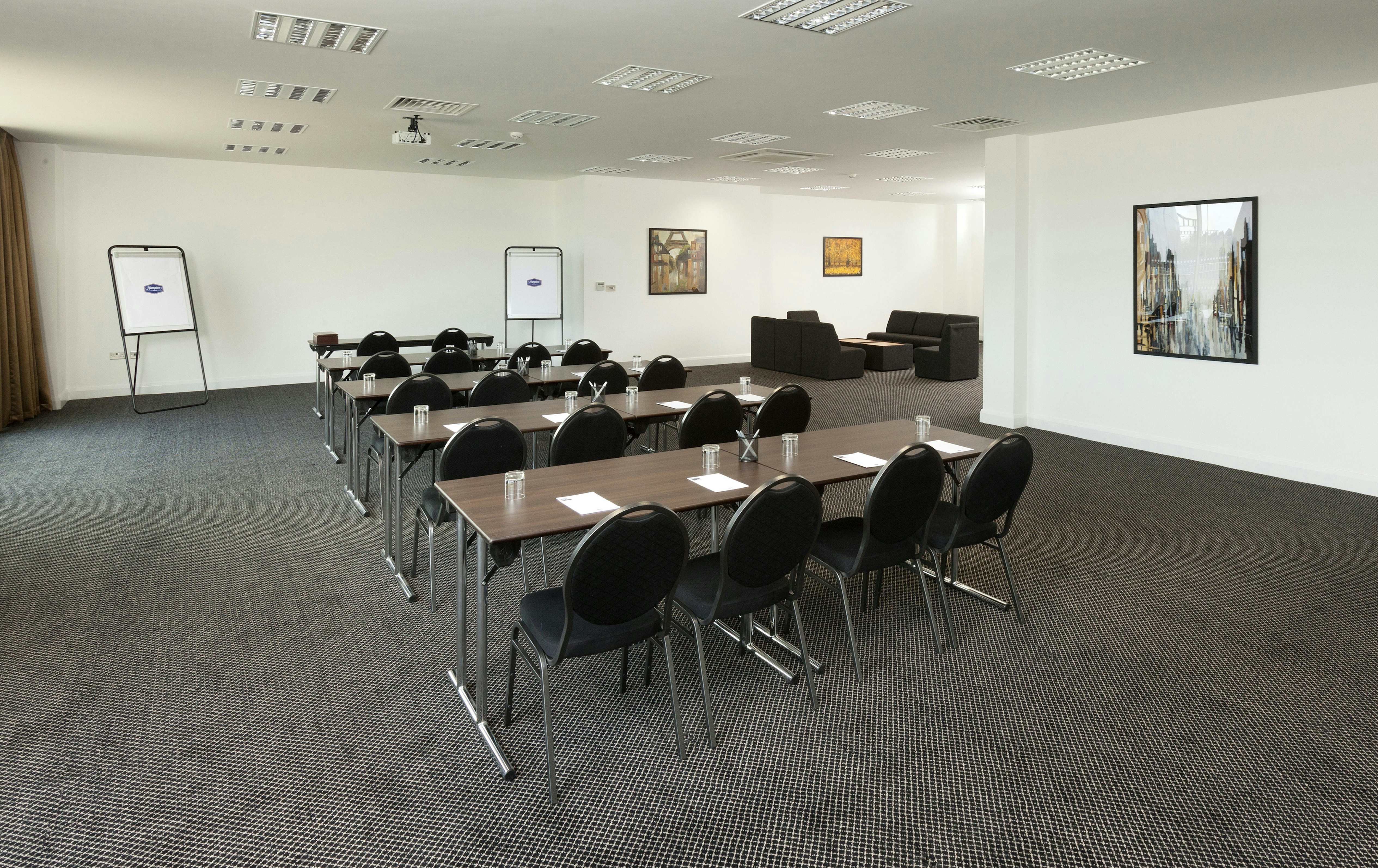 HAMPTON BY HILTON LONDON LUTON AIRPORT 37/50