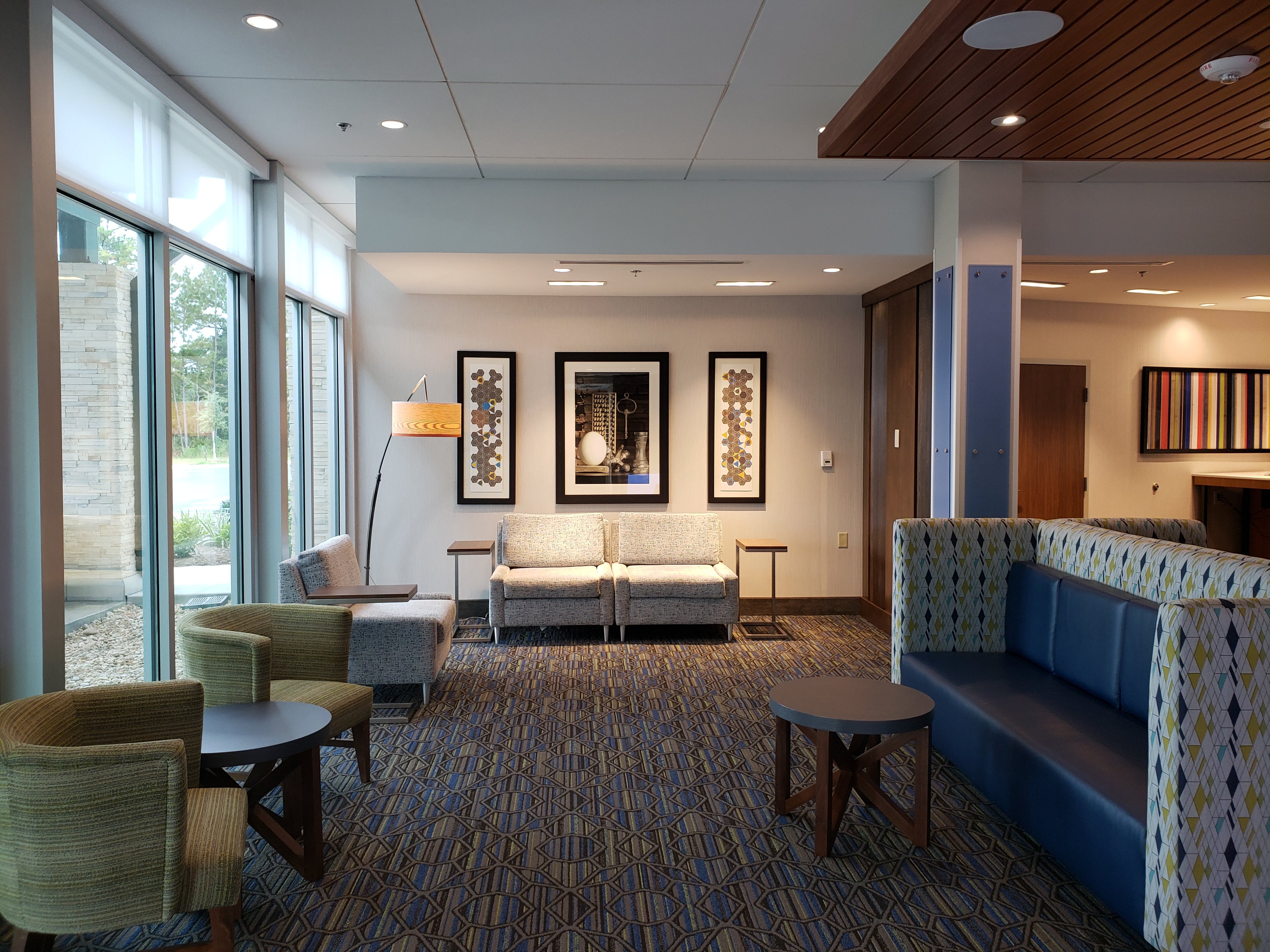Holiday Inn Express Suites Savannah N Port Wentworth 24/40