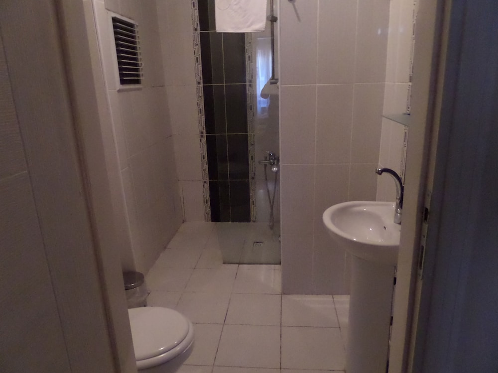 Ercan Inn Hotel 56/62