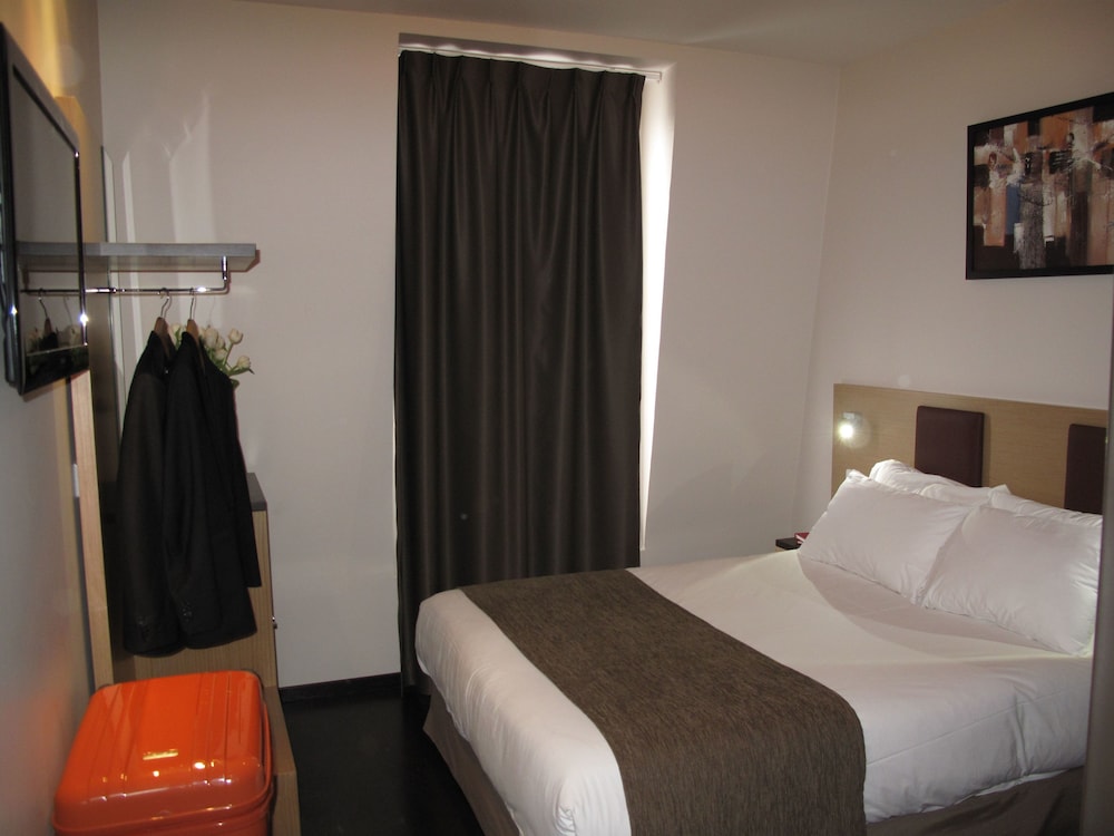 Hotel Source 10/61