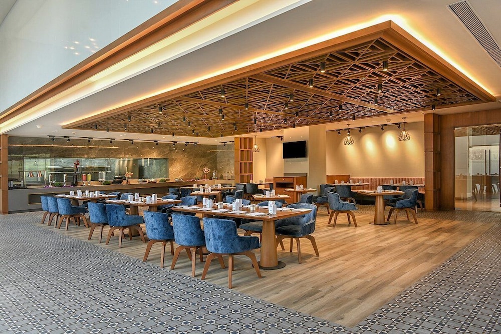 Welcomhotel by ITC Hotels, Ashram Road, Ahmedabad 63/71