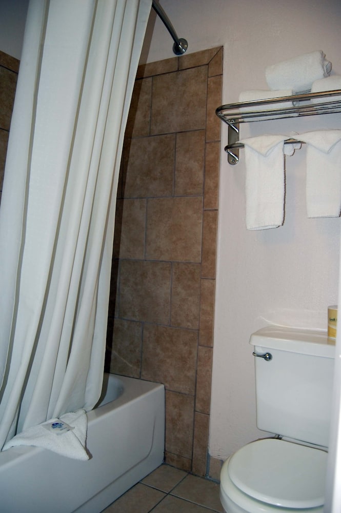 Americas Best Value Inn Los Banos 13/24