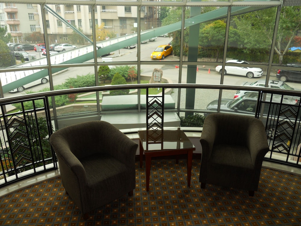 Hotel Midi 20/38