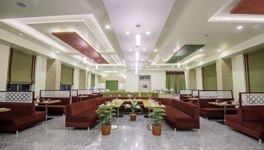 Hotel Yash Regency 28/49