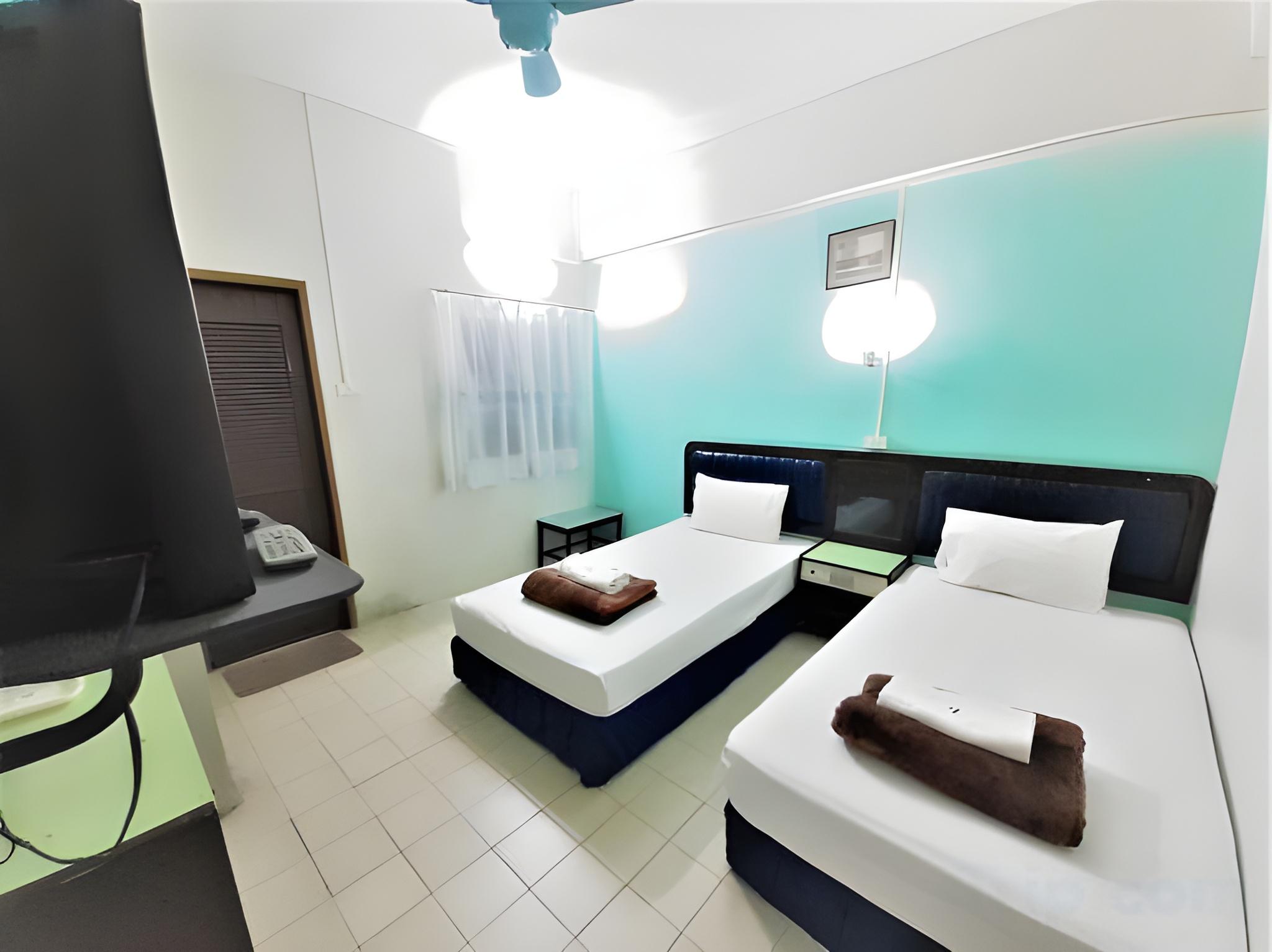 Standard, Twin Beds, with Fan