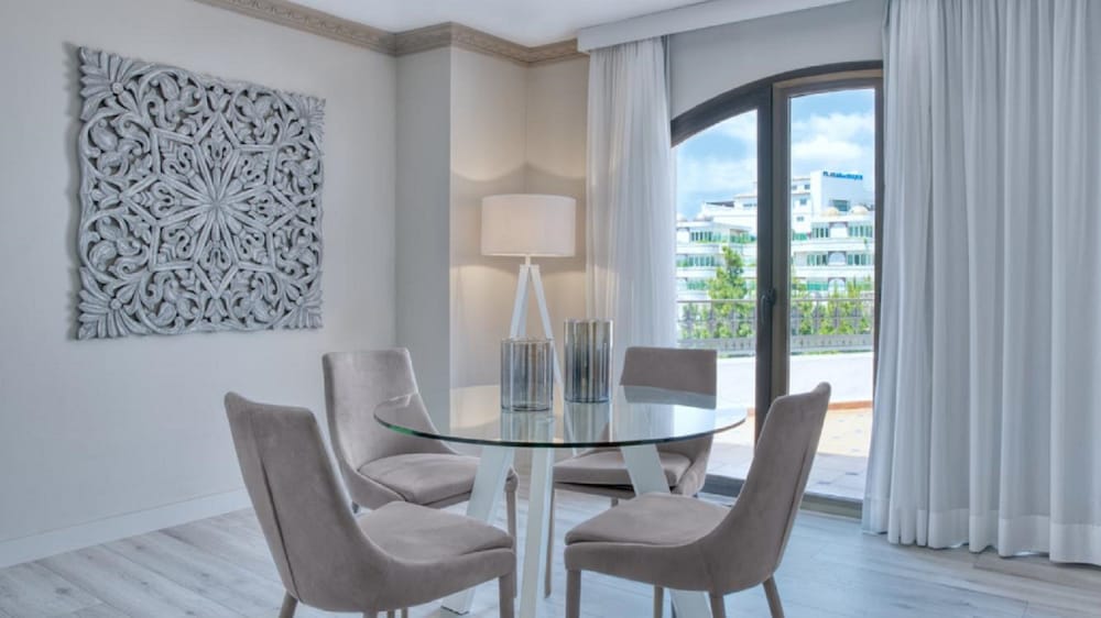 Boutique Hotel B51 (ex. Park Plaza Suites Hotel) 49/65