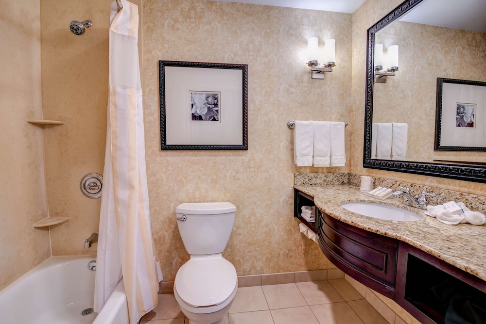 Hilton Garden Inn Lakewood 14/52