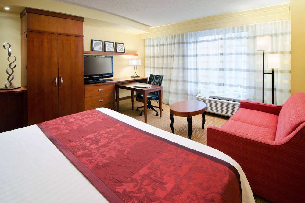 Room at Courtyard Birmingham Downtown At Uab, BIRMINGHAM - AL