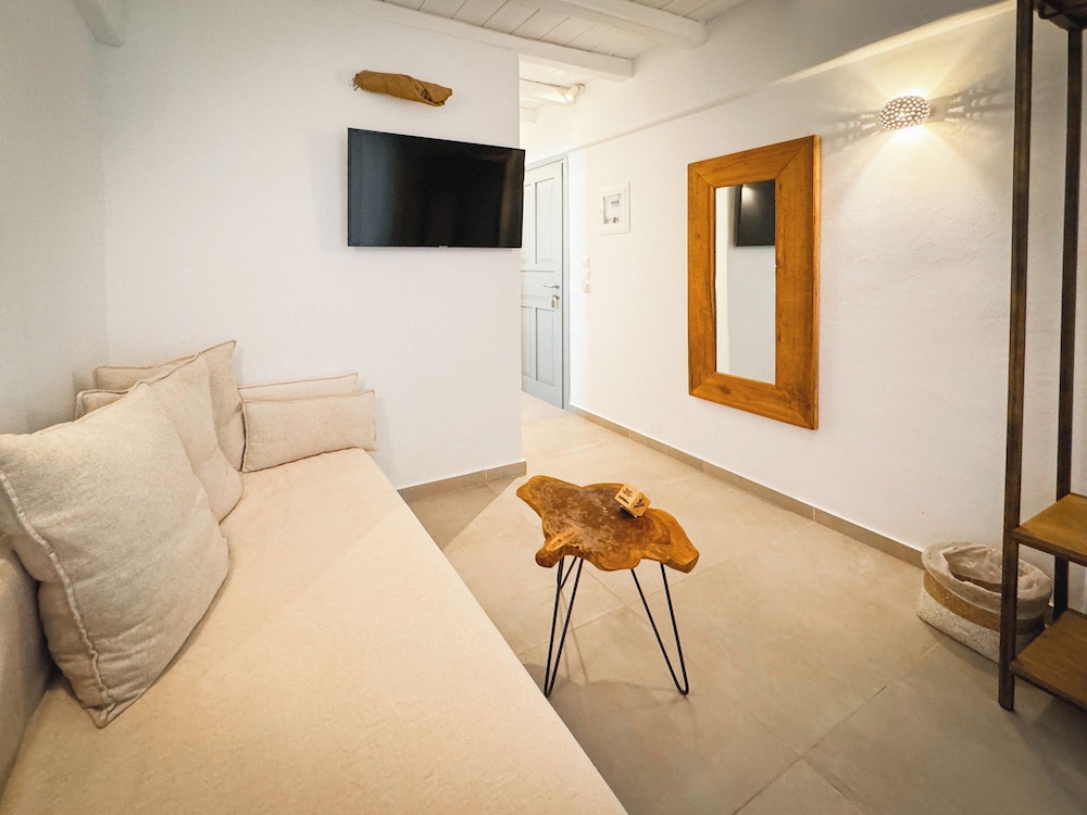 Sofos Suites 32/50