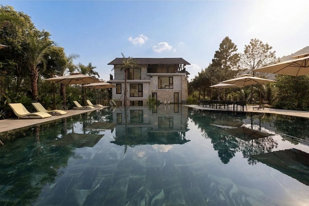 Rivana Retreat 3/46