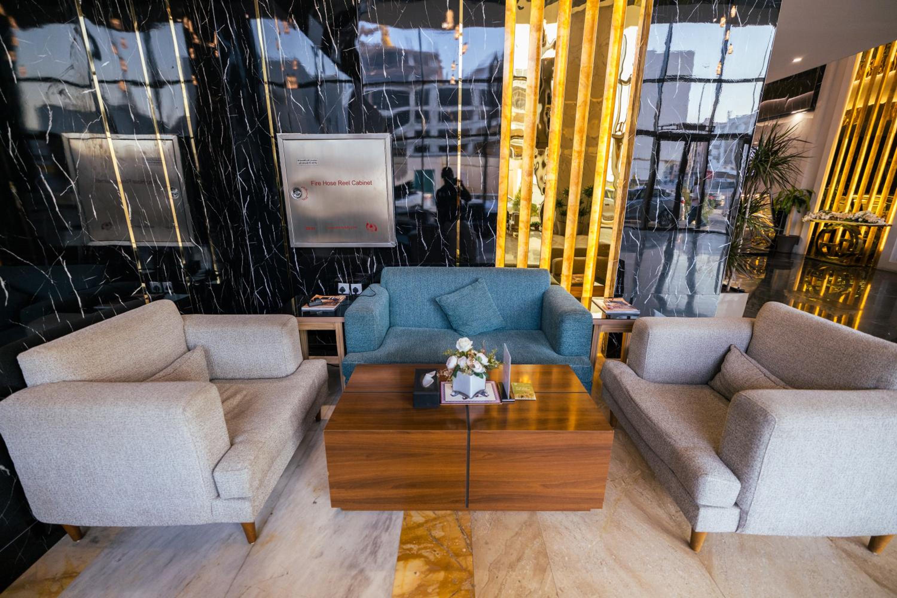 فندق ميرنيان(Mirnian Hotel) 24/40