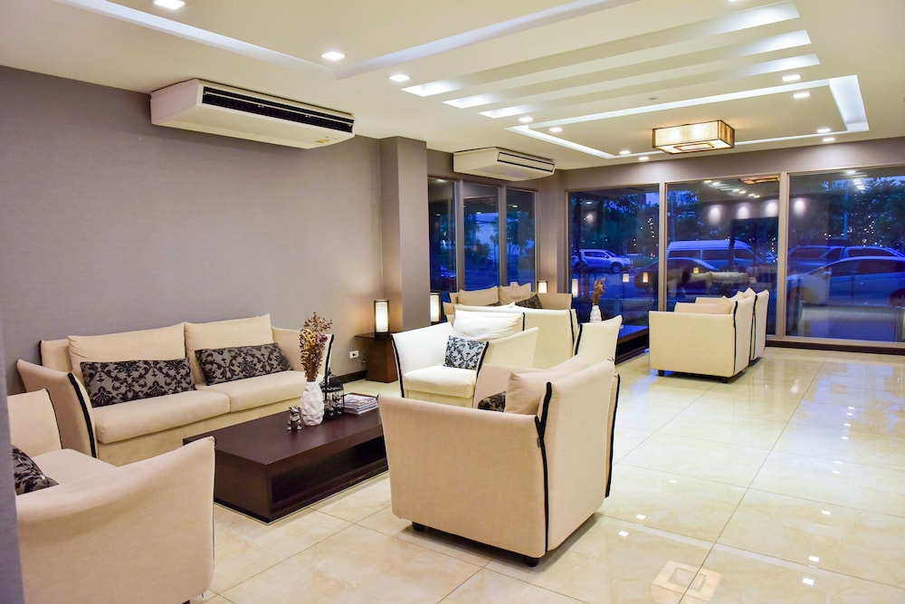 The Proud Exclusive Hotel 30/50