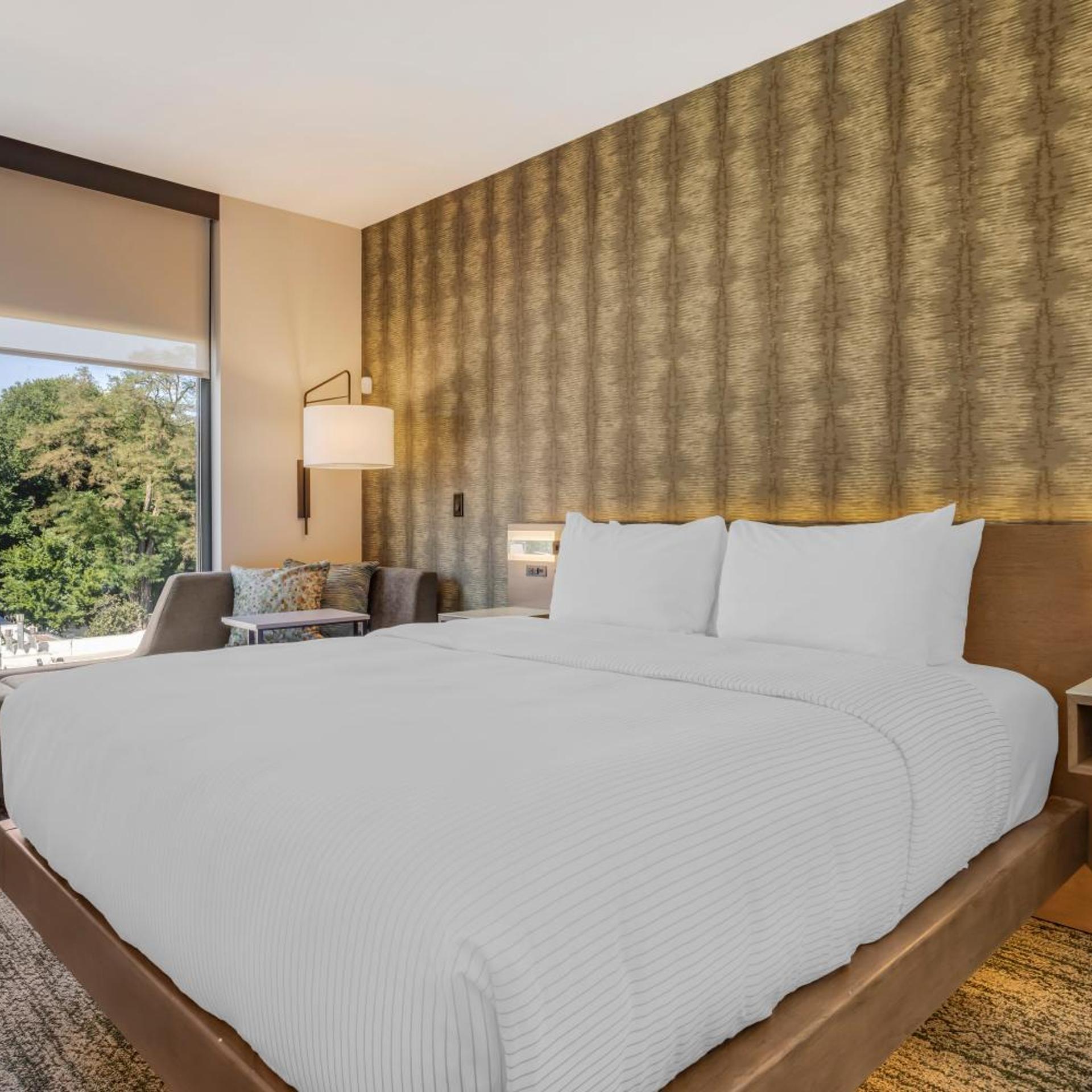 Room, King Bed, Corner