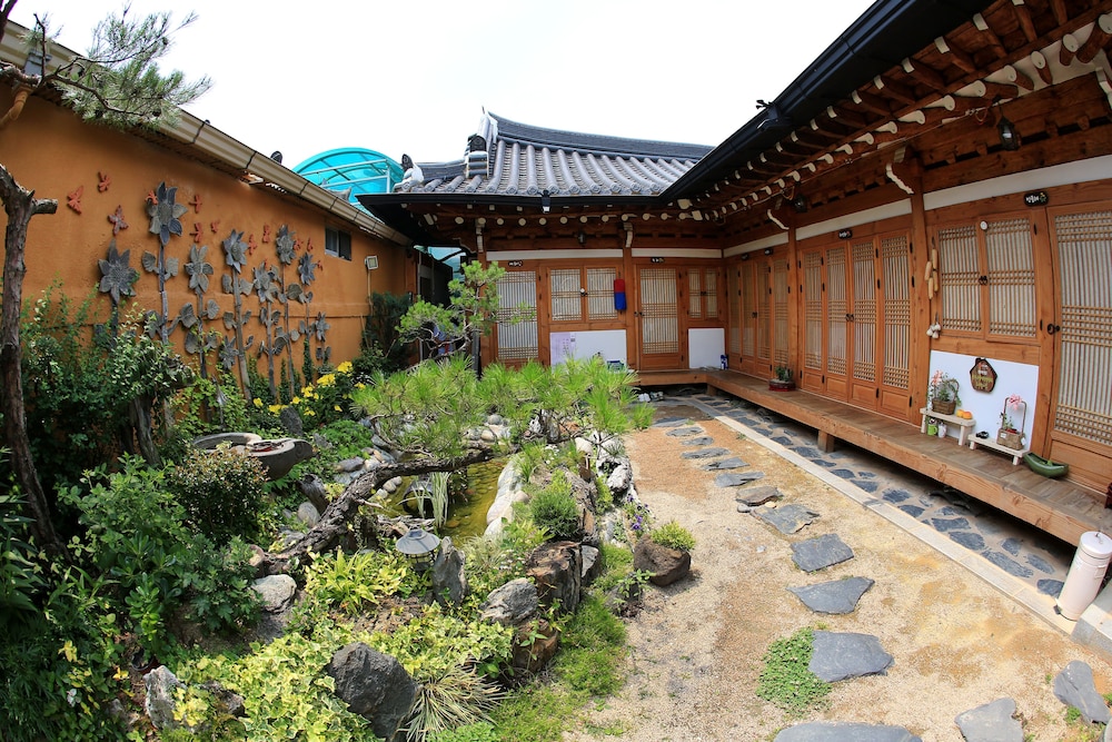 Happiness Full Hanok Guesthouse Jeonju 42/53