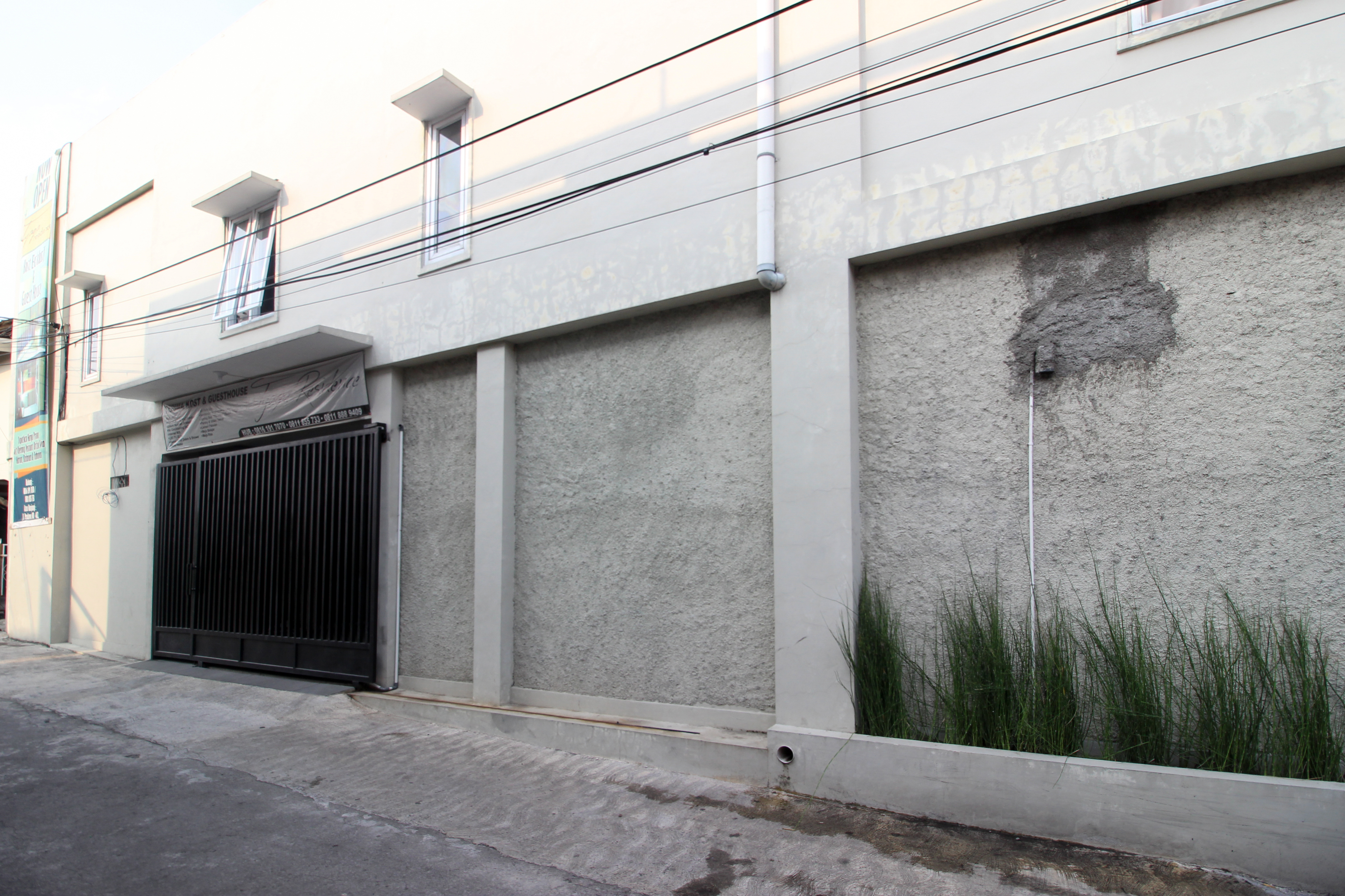 Reddoorz Plus Near Upn Jogjakarta 2 2/32