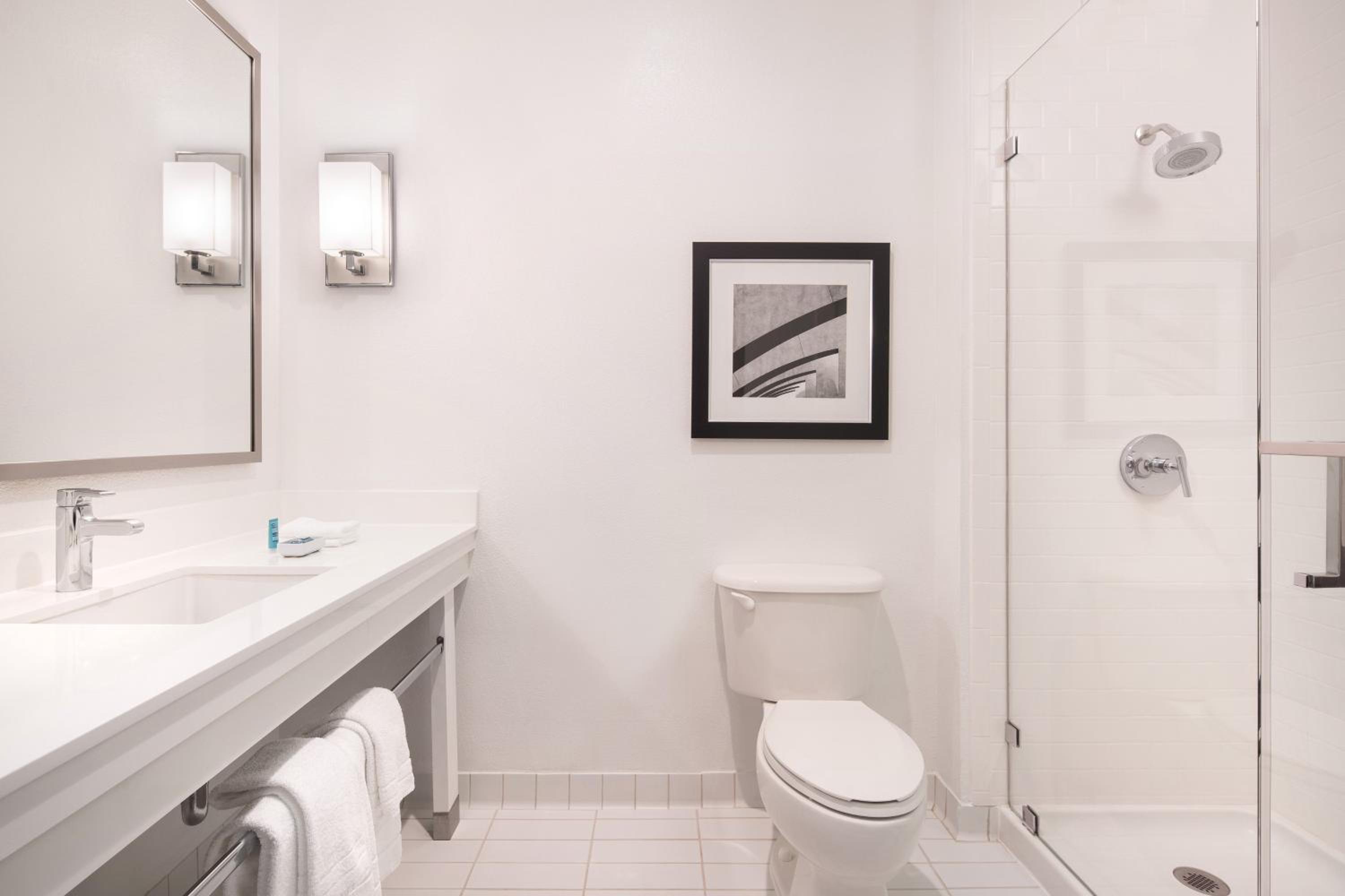 Savvy, Guest Room, 2 Queen Beds, Pool View