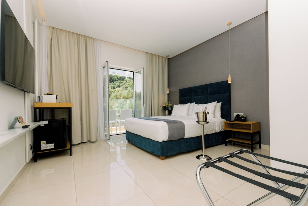 Ray Hotel Corfu 7/50