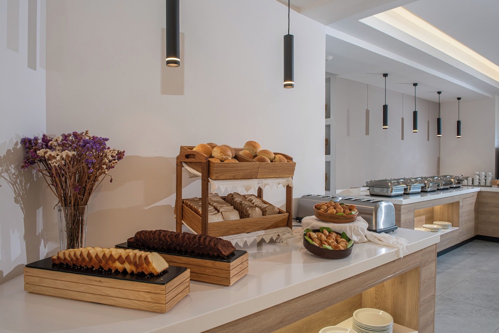 Astra Village & Suites 40/63