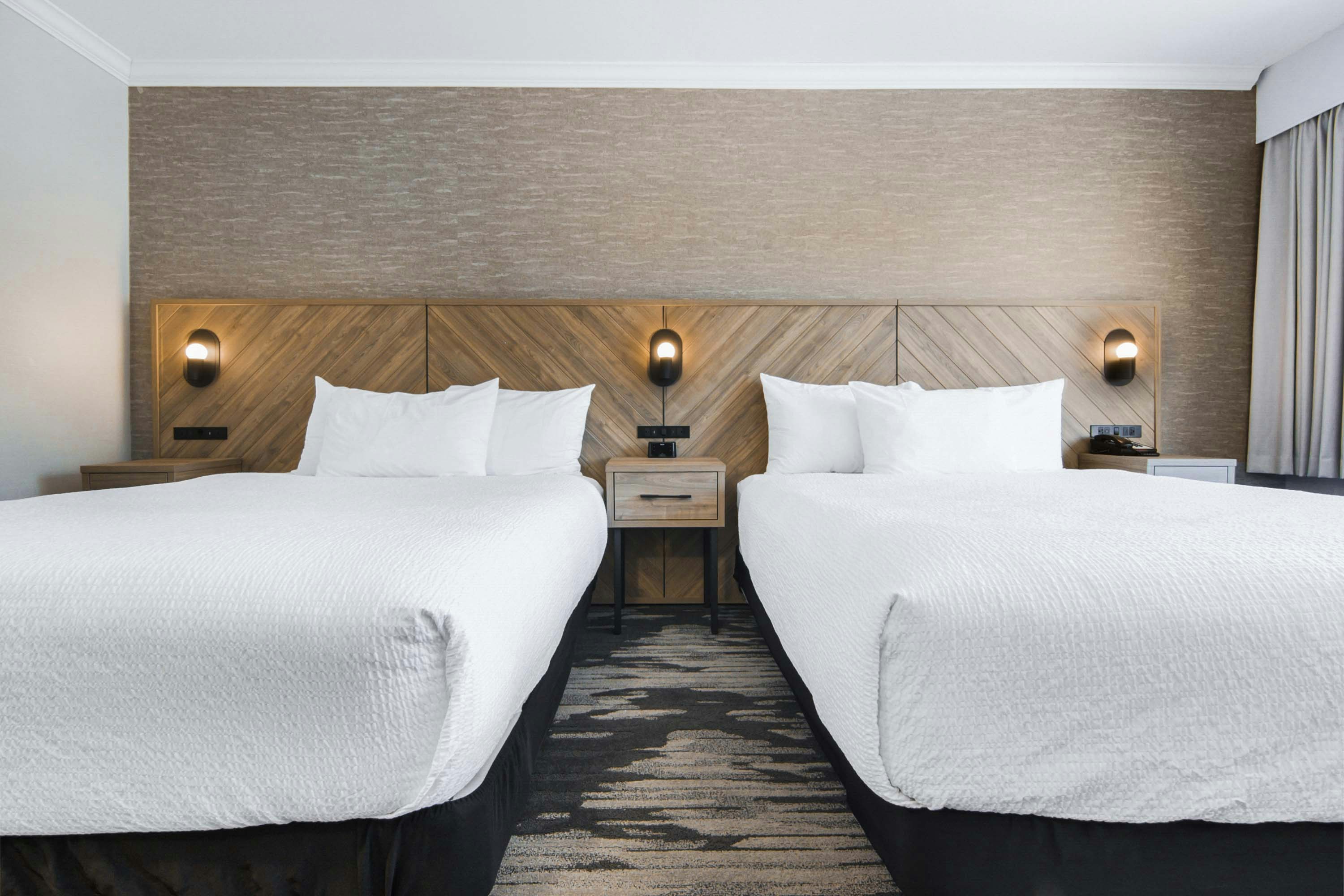 Standard, 2 Queen Beds, Atrium Building