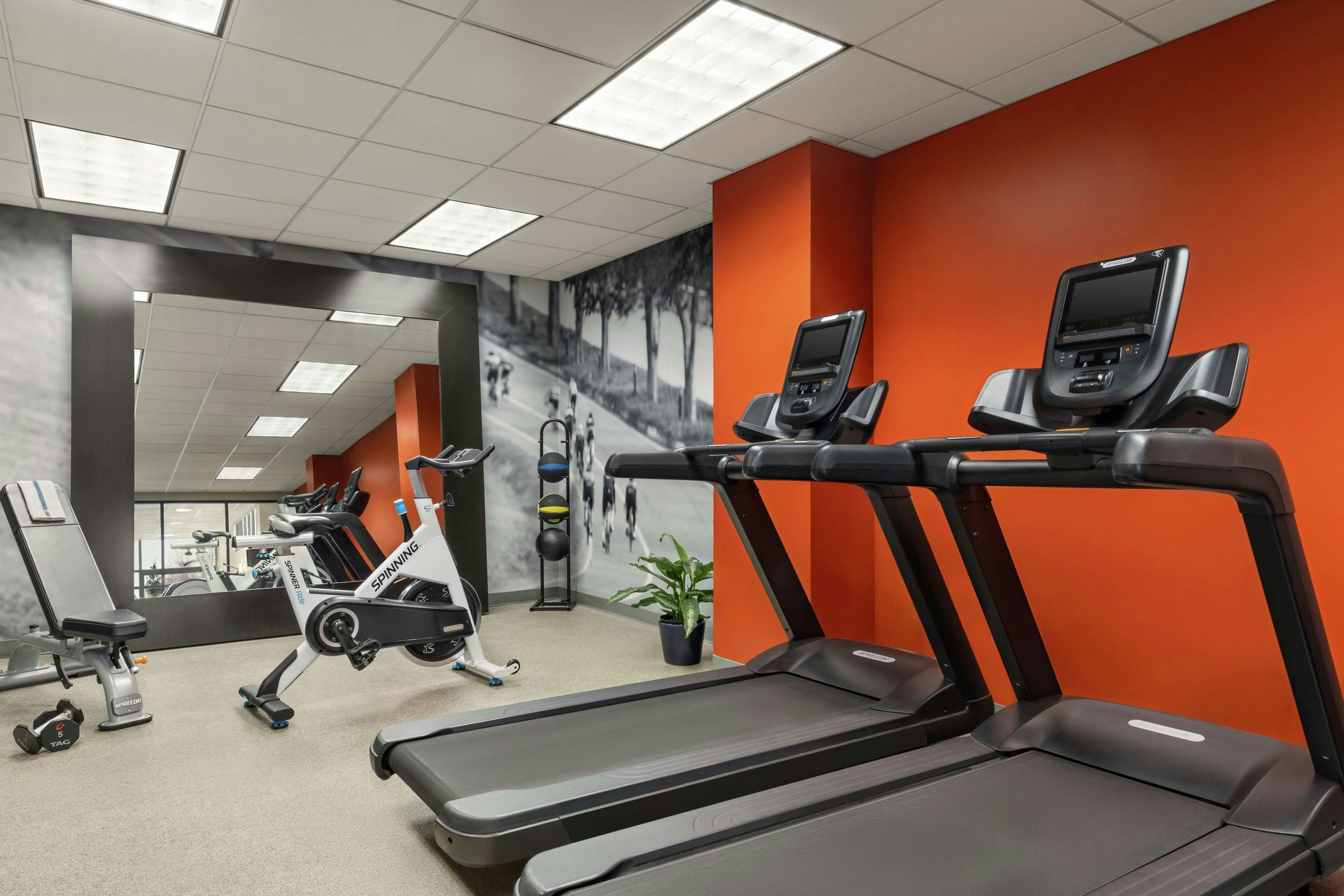 Embassy Suites by Hilton Kansas City Overland Park 26/50