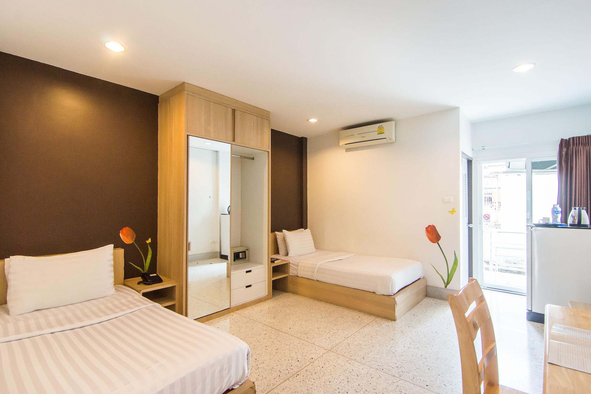 Superior, Twin Beds, The Fifth Residence 7/9